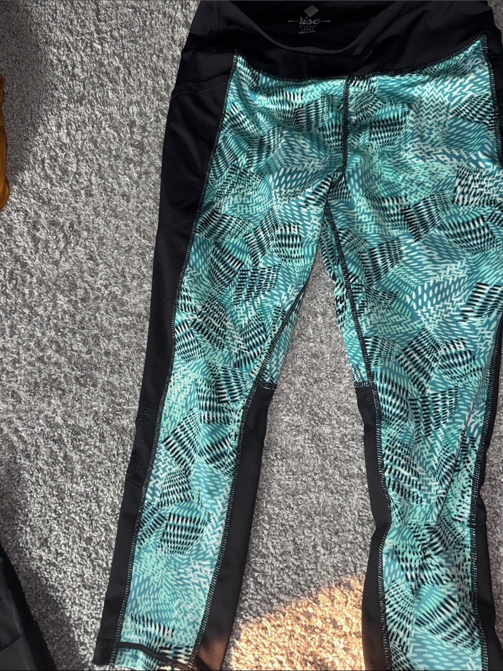 LulaRoe Rise Mint Geo Print Workout Leggings with Black Panels